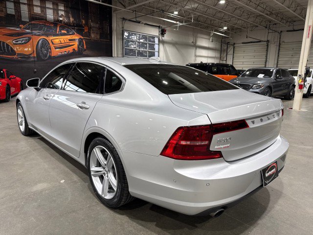Used 2018 Volvo S90 T5 Momentum w/ Convenience Package image 3