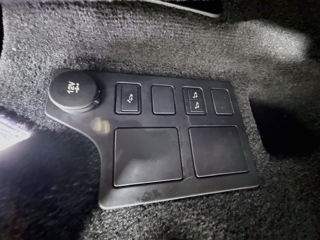 Used 2018 Land Rover Discovery HSE AWD/4WD image 43