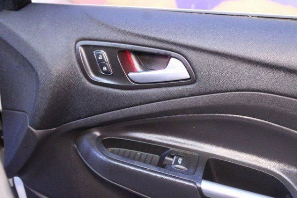 Used 2016 Ford C-MAX Energi SEL image 9