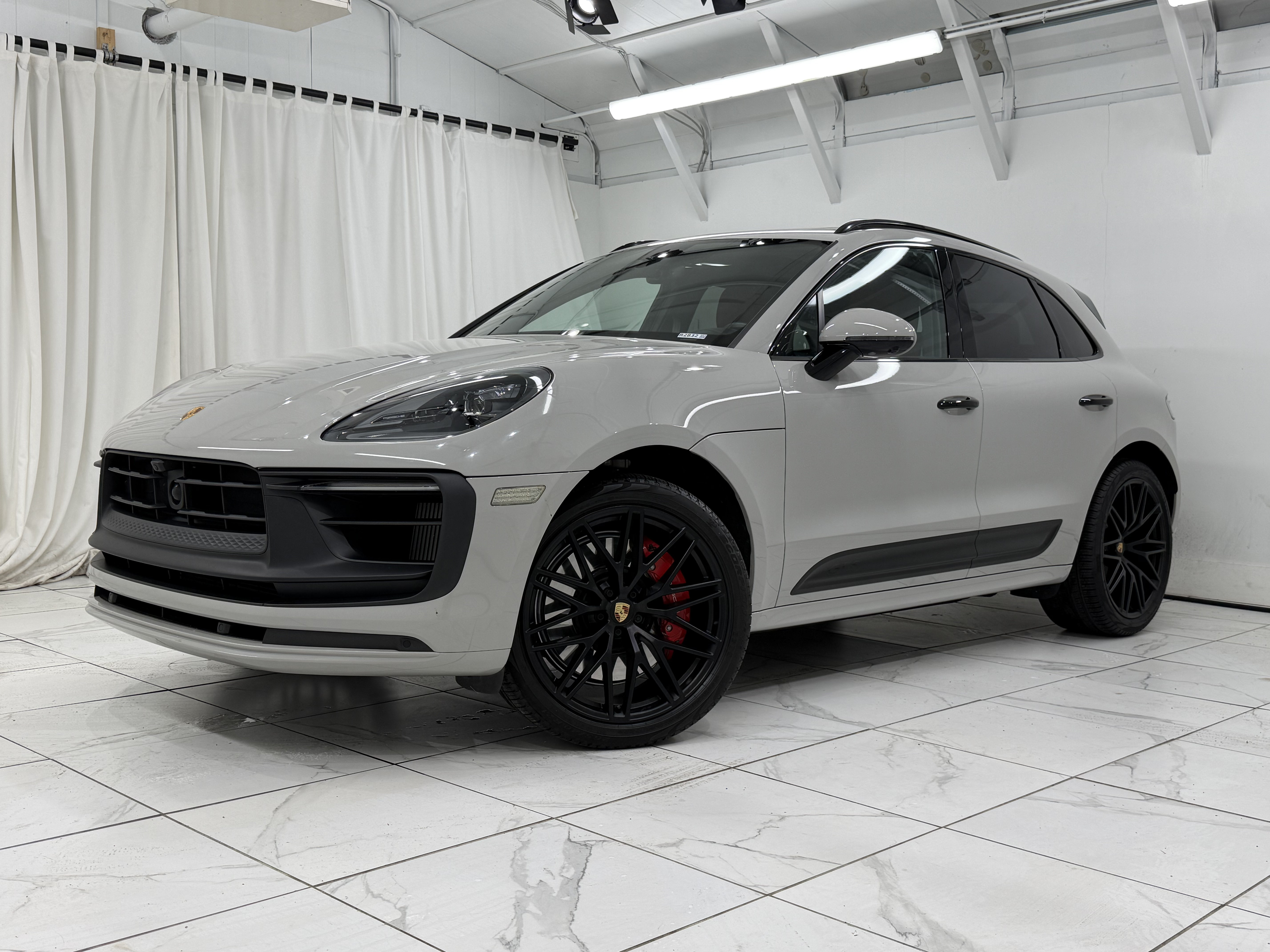 Certified 2023 Porsche Macan GTS AWD/4WD image 1