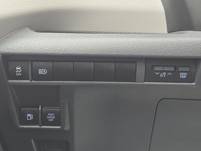 Used 2022 Toyota Sienna LE AWD/4WD image 26