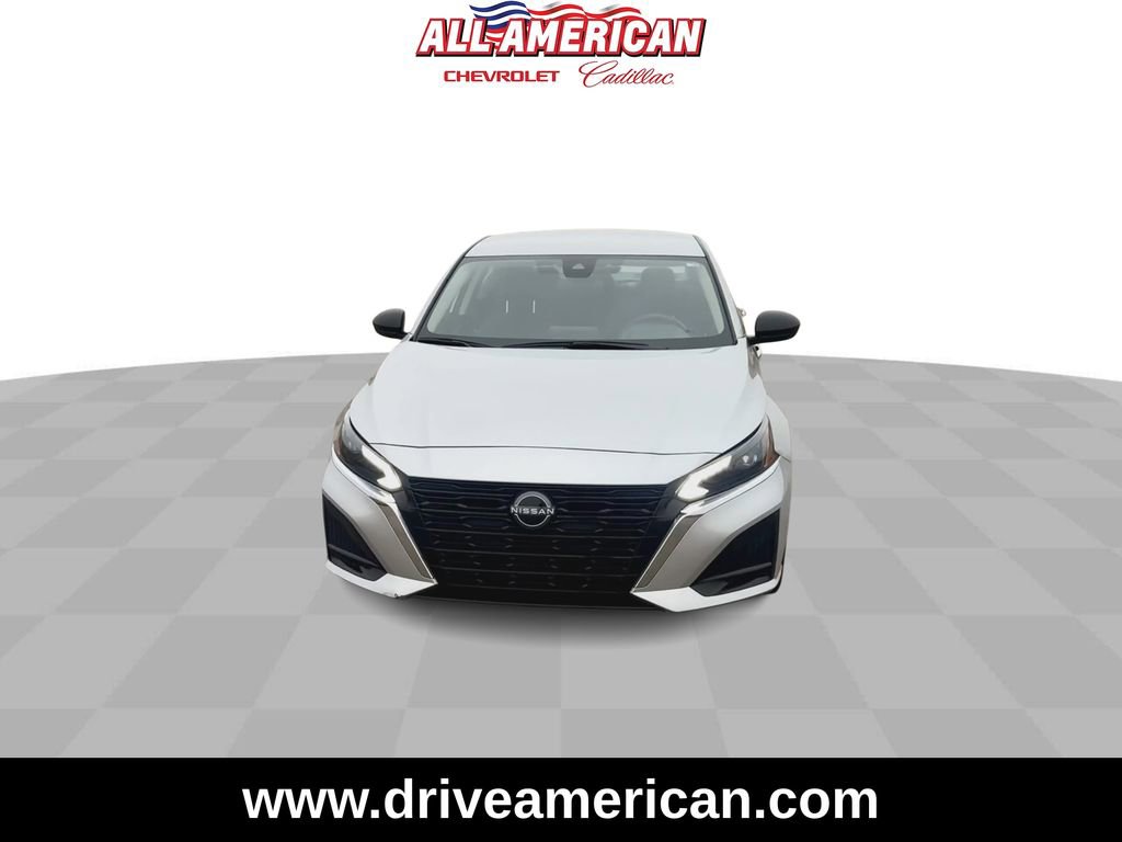 Used 2024 Nissan Altima 2.5 SV image 3
