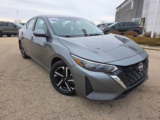 Used 2024 Nissan Sentra SV image 2