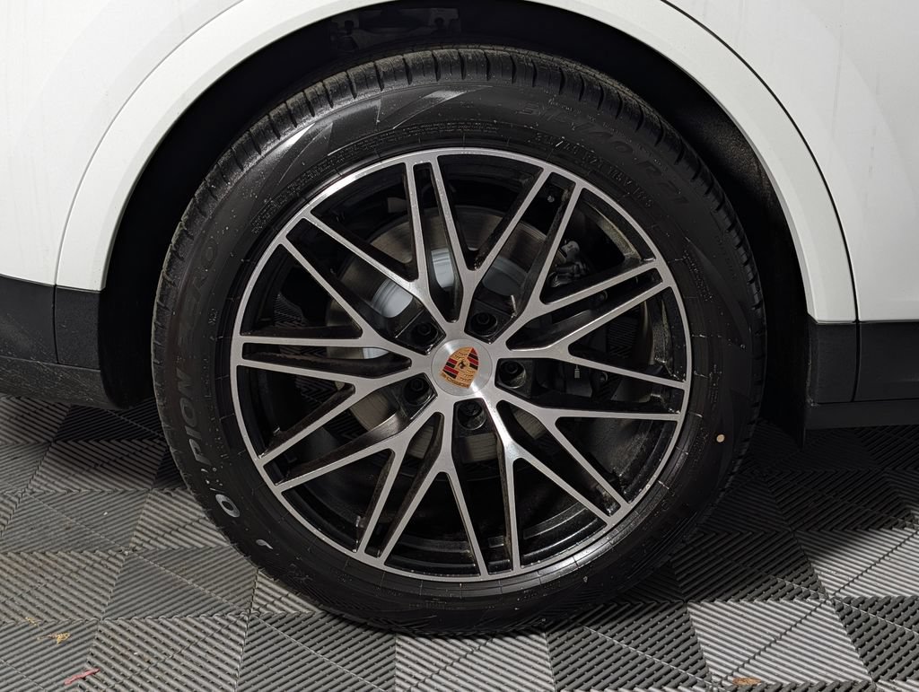 New 2026 Porsche Cayenne AWD/4WD image 13