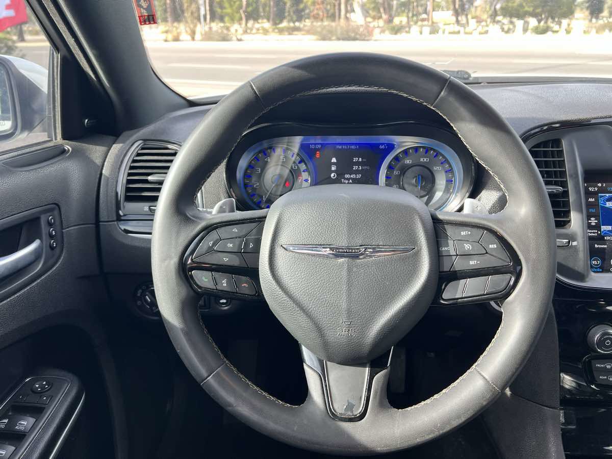 Used 2023 Chrysler 300 S w/ Comfort Group image 11