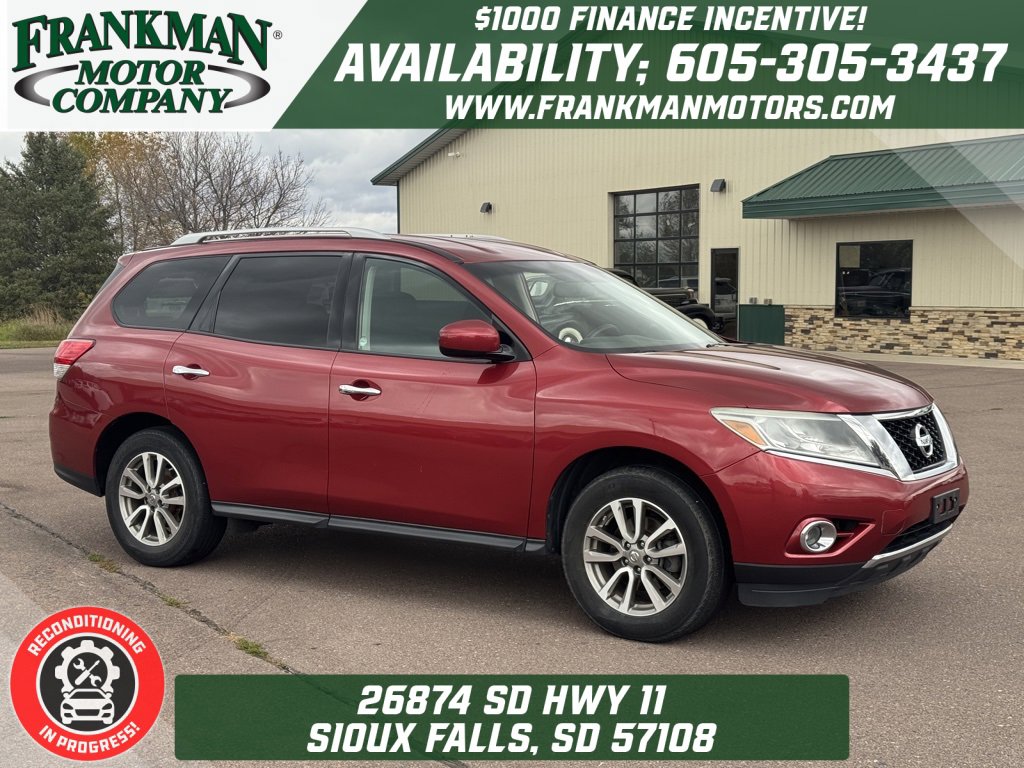 Used 2016 Nissan Pathfinder SV