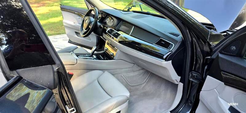 Used 2012 BMW 550i Gran Turismo w/ Driver Assistance Pkg image 11