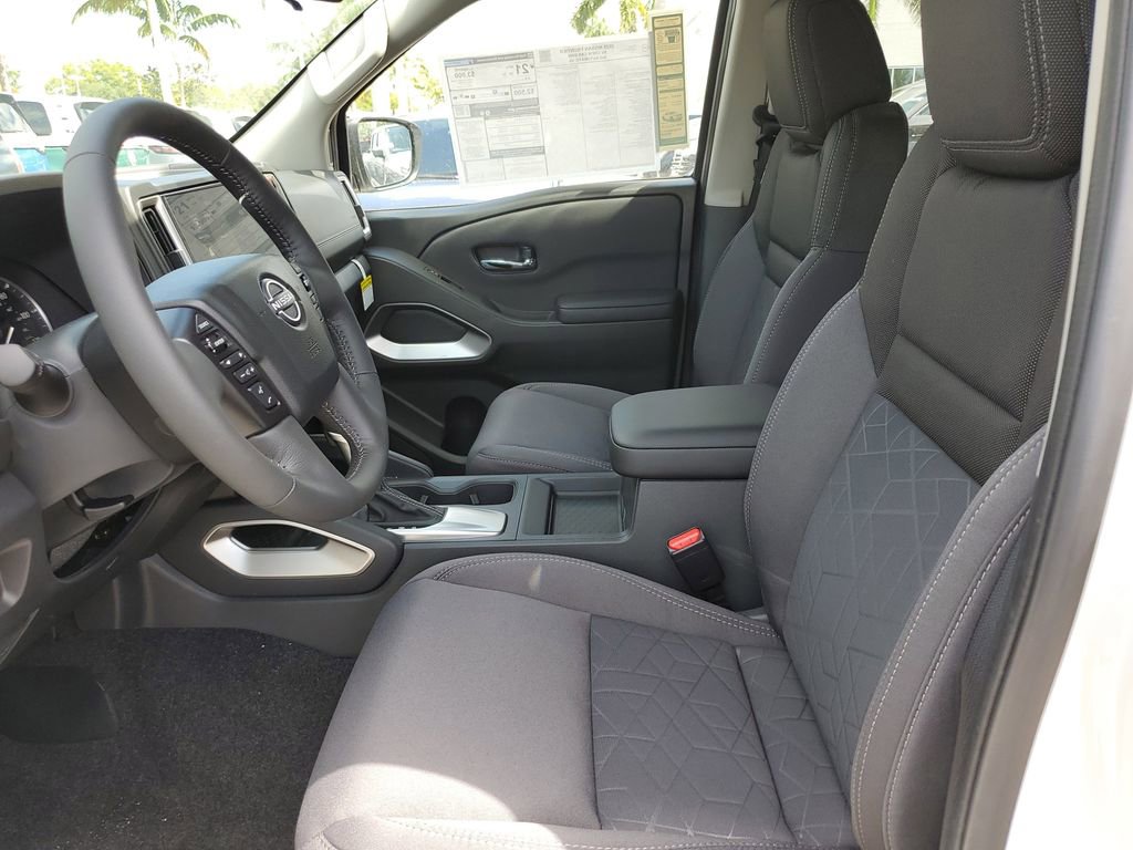 New 2025 Nissan Frontier SV w/ SV Convenience Package image 9