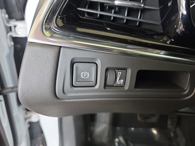 Certified 2022 Cadillac XT6 Luxury w/ LPO, Floor Liner Package AWD/4WD image 26