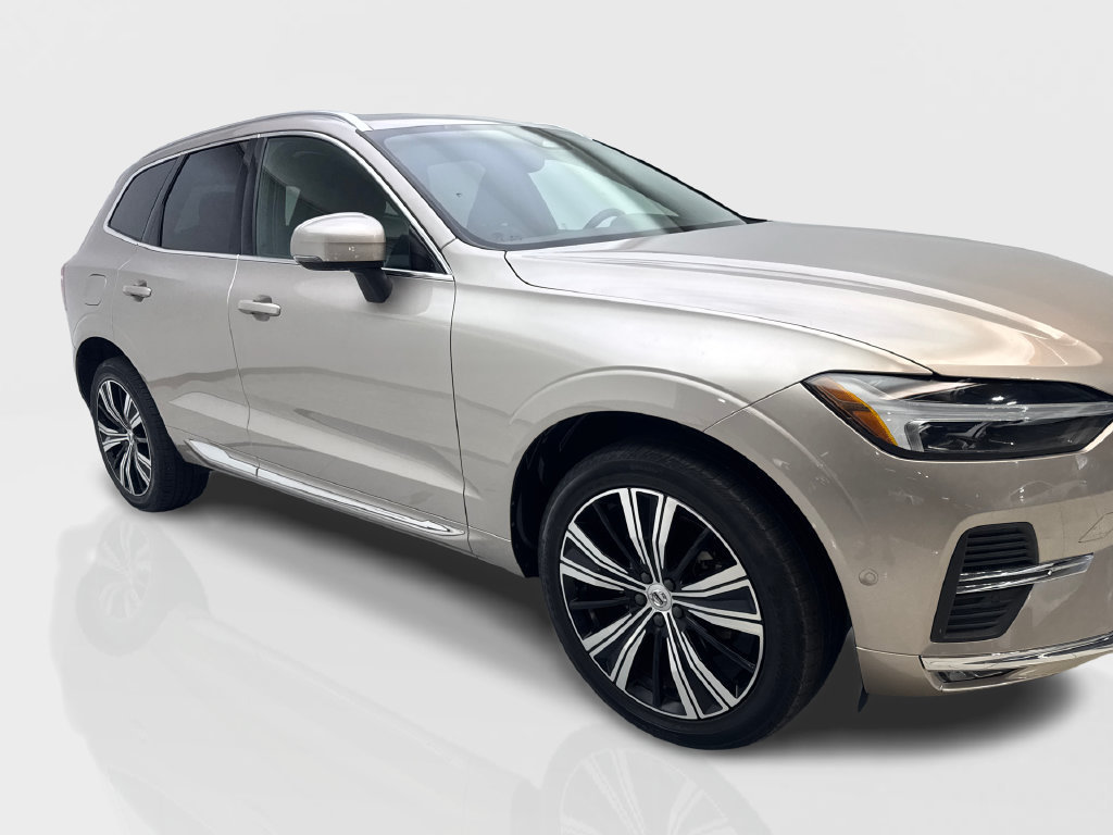 Used 2023 Volvo XC60 B5 Plus FWD image 14