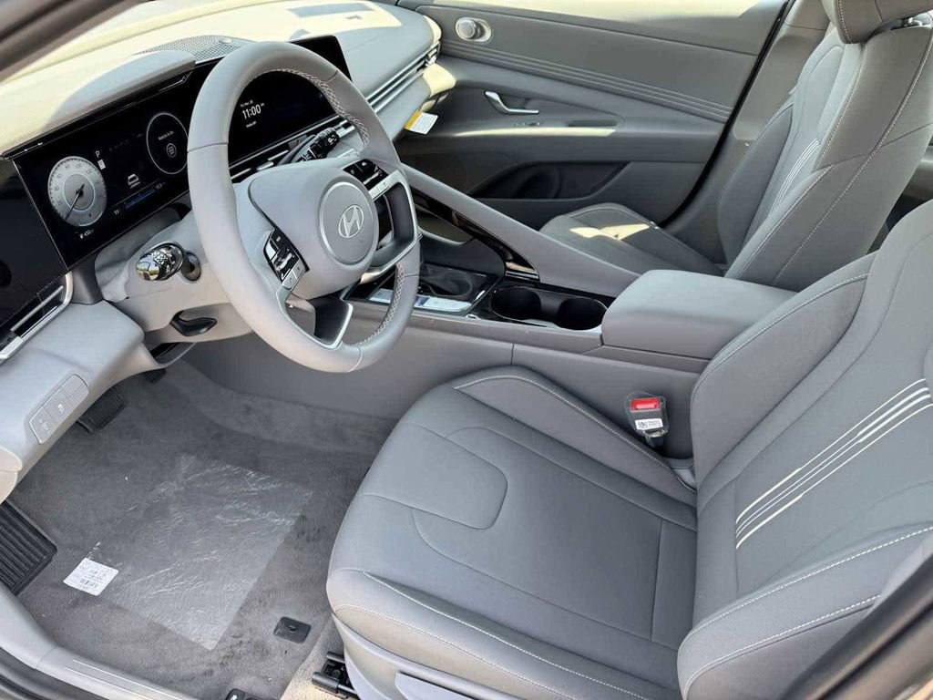 New 2025 Hyundai Elantra SEL w/ Cargo Package image 10