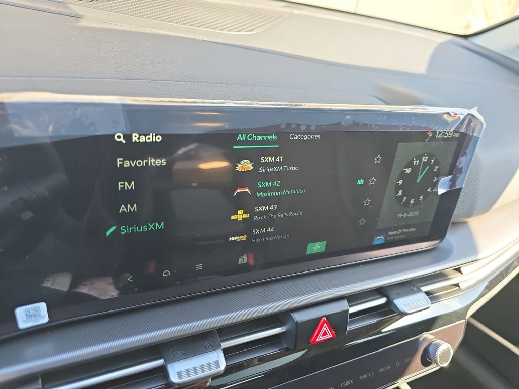 New 2026 Kia Sportage EX w/ EX Panorama Roof Package image 9