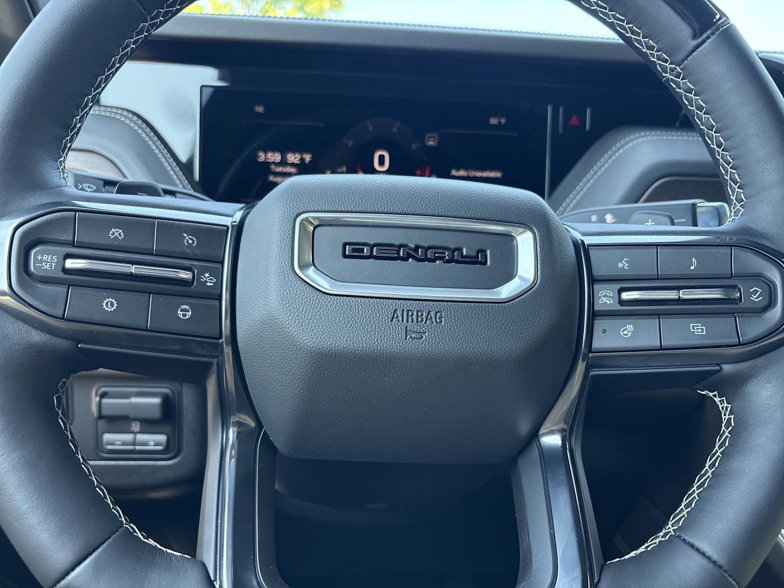 New 2026 GMC Yukon Denali Ultimate AWD/4WD image 9