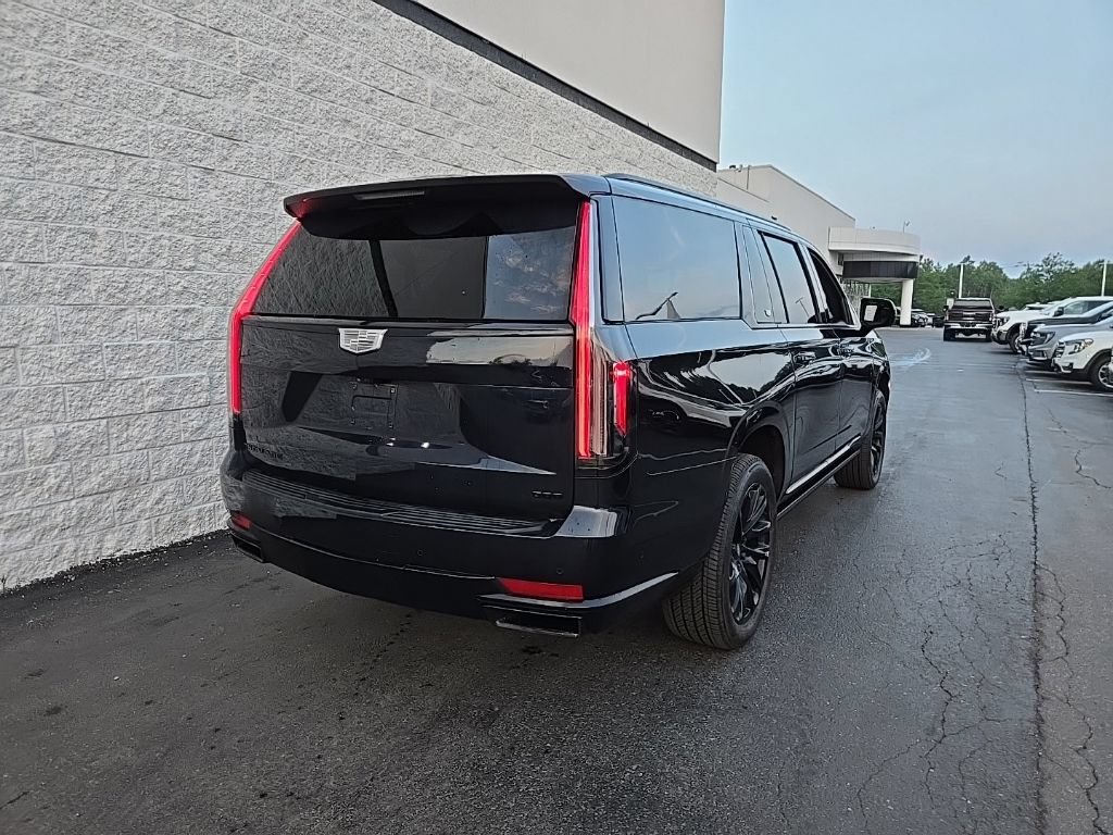 Certified 2022 Cadillac Escalade ESV Sport Platinum w/ LPO, ONYX Package AWD/4WD image 16
