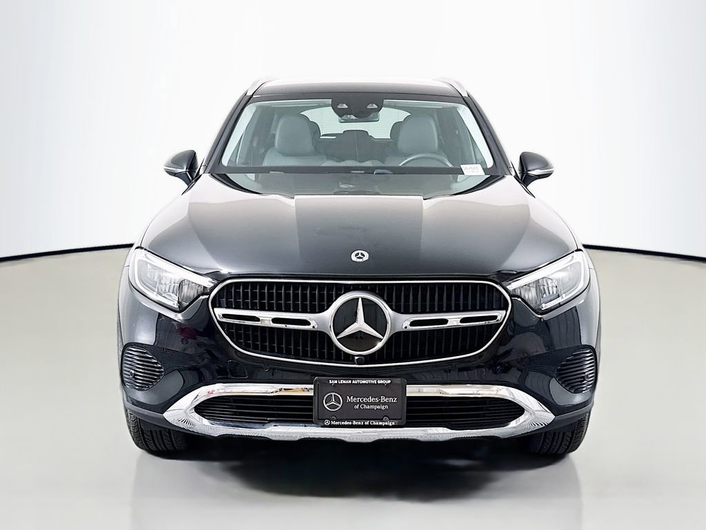 Used 2025 Mercedes-Benz GLC 350e 4MATIC image 2