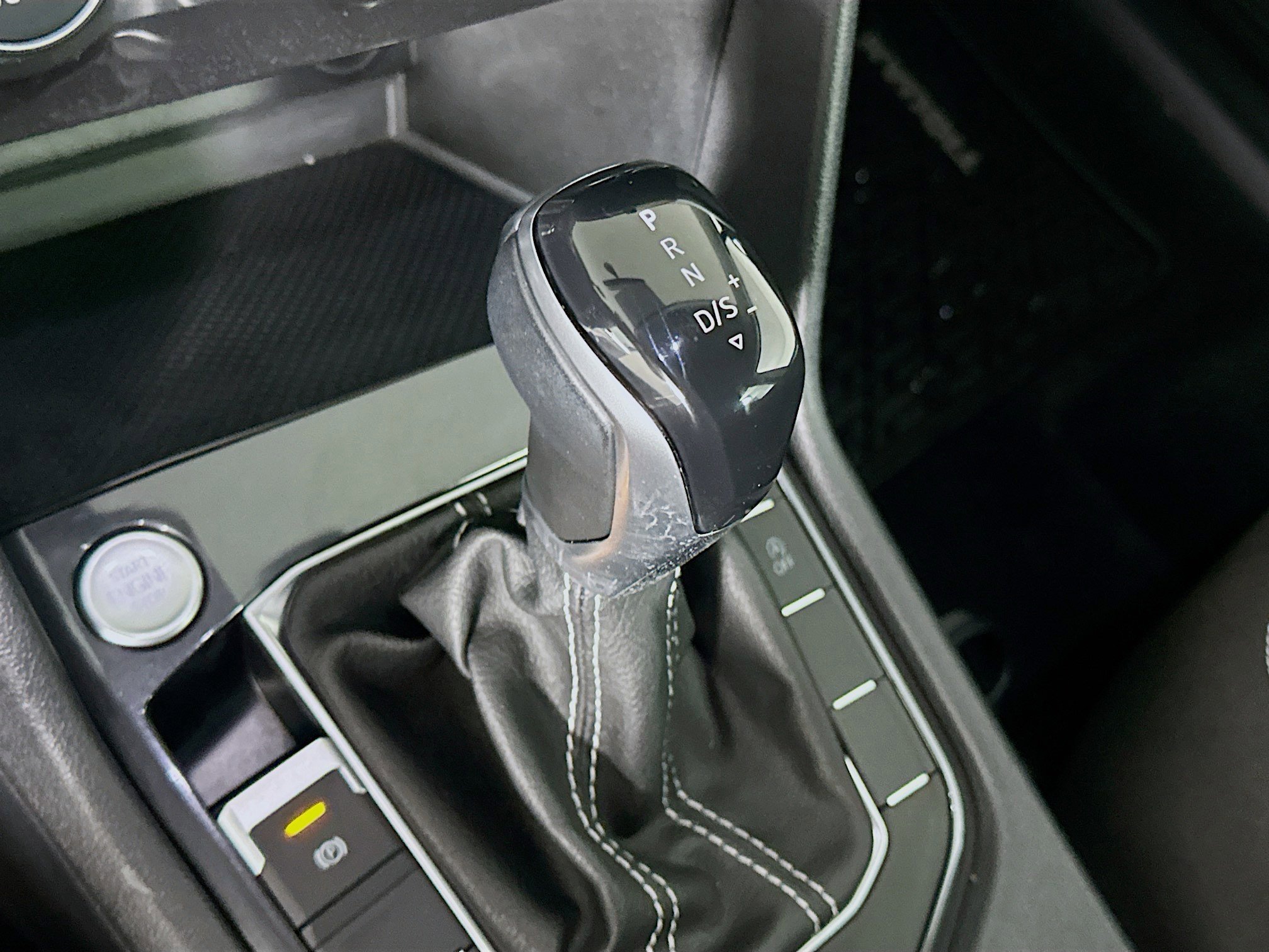 Used 2022 Volkswagen Tiguan S image 23