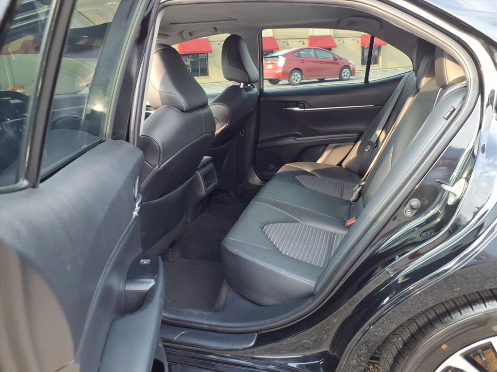 Used 2020 Toyota Camry SE image 16