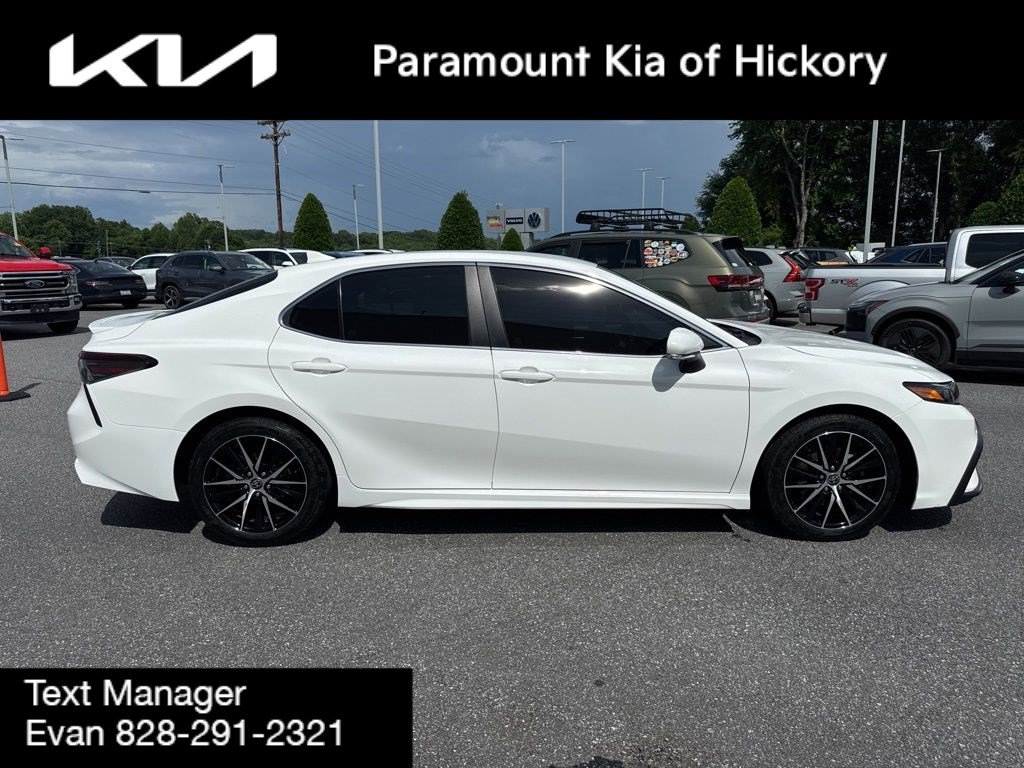 Used 2023 Toyota Camry SE AWD/4WD image 8