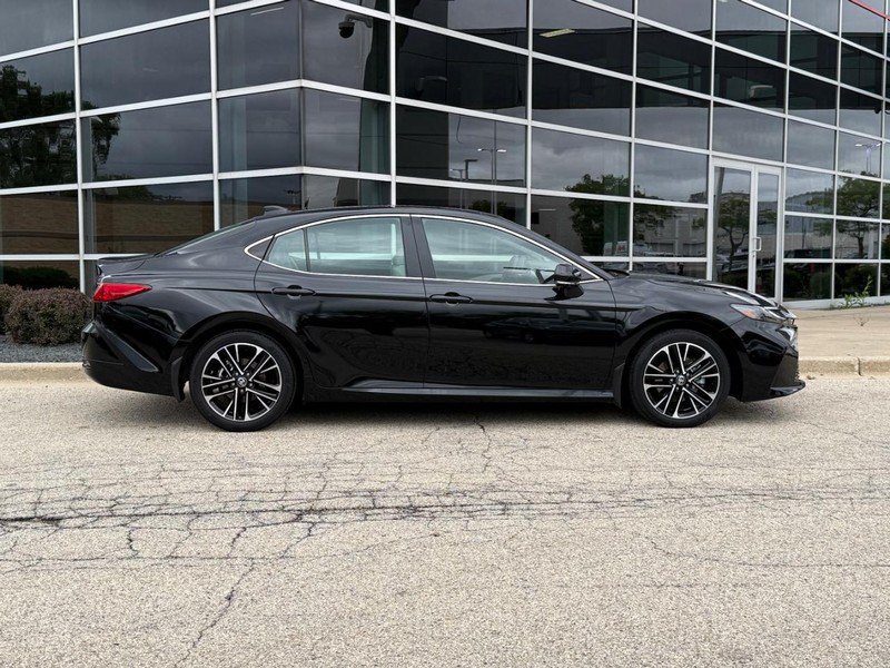 Used 2025 Toyota Camry XLE w/ Premium Plus Package AWD/4WD image 2