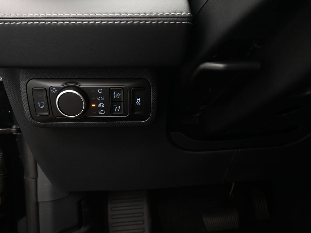 Certified 2025 Ford Mustang Mach-E Select w/ Comfort Package Lite RWD image 12