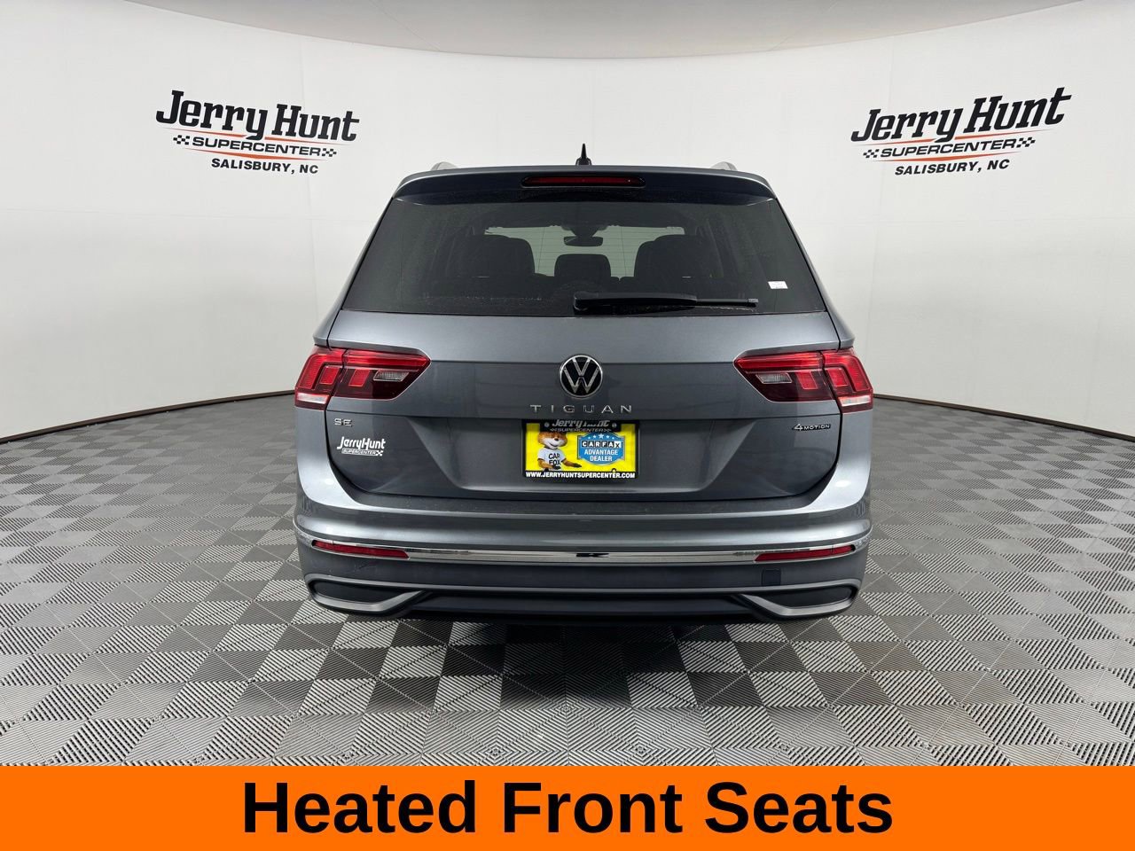 Used 2024 Volkswagen Tiguan SE image 8