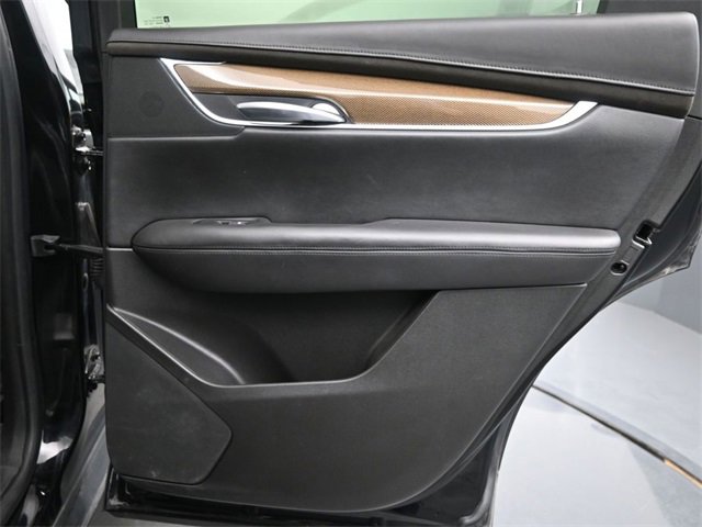 Used 2017 Cadillac XT5 Platinum image 16