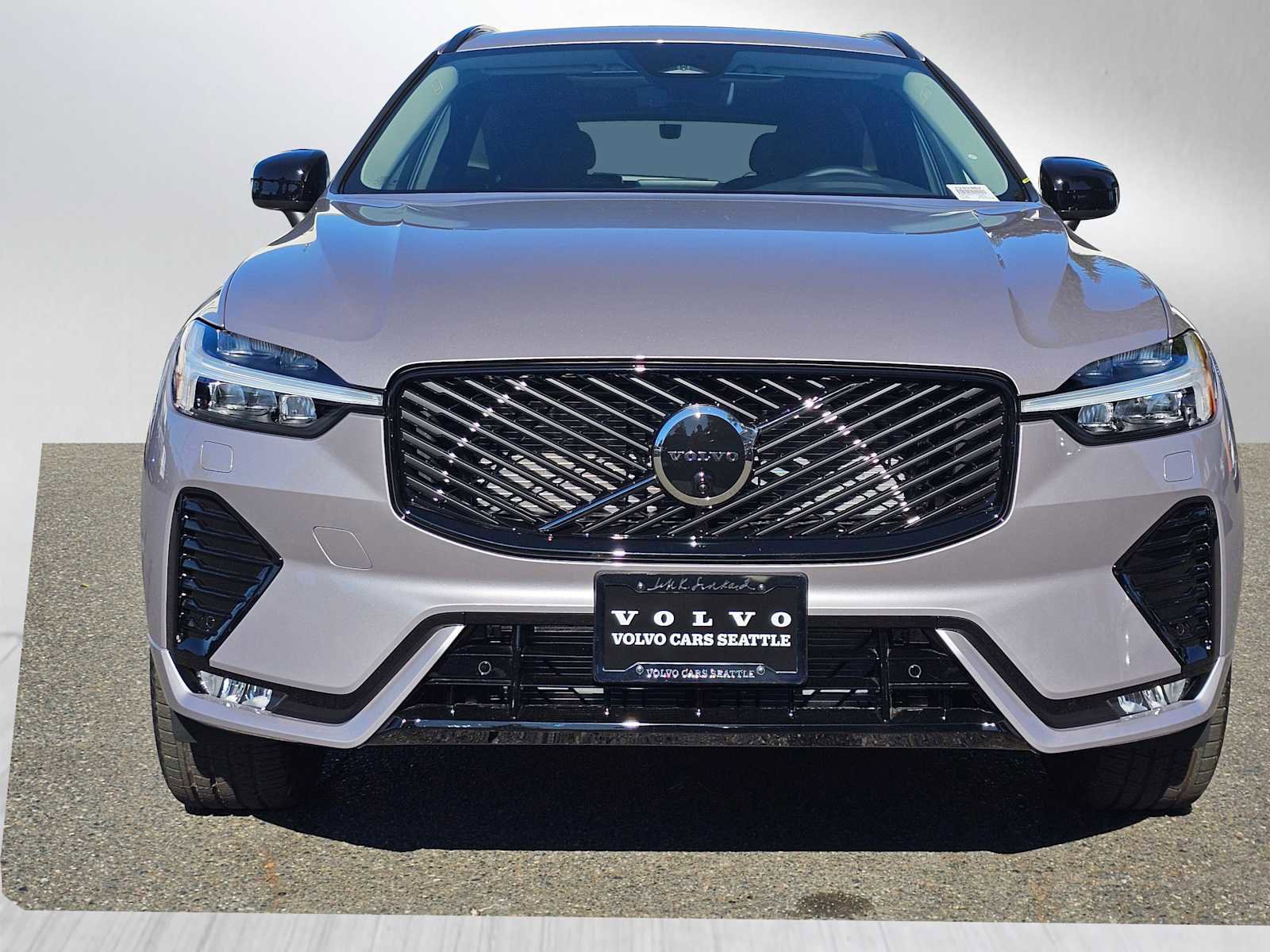 New 2026 Volvo XC60 B5 Plus w/ Protection Package Premier image 8