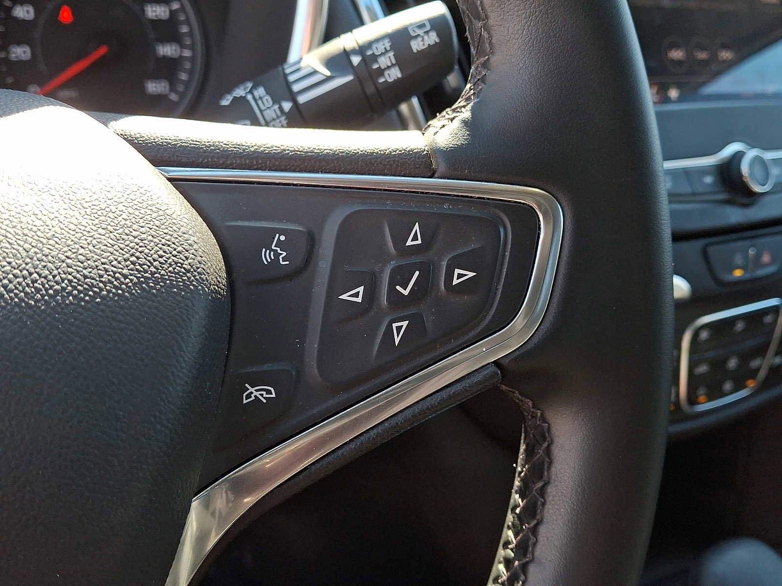 Used 2024 Chevrolet Equinox LT image 21