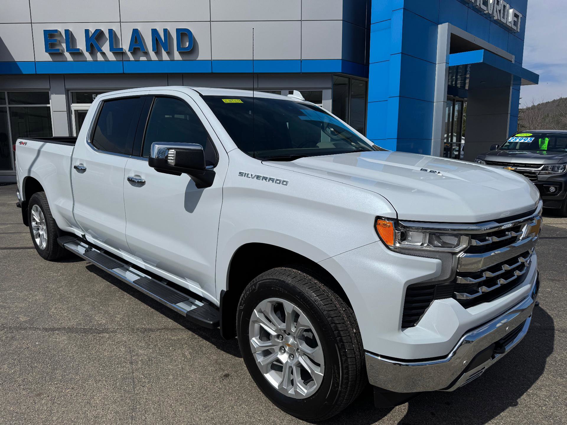 New 2026 Chevrolet Silverado 1500 LTZ w/ LTZ Premium Package AWD/4WD image 6