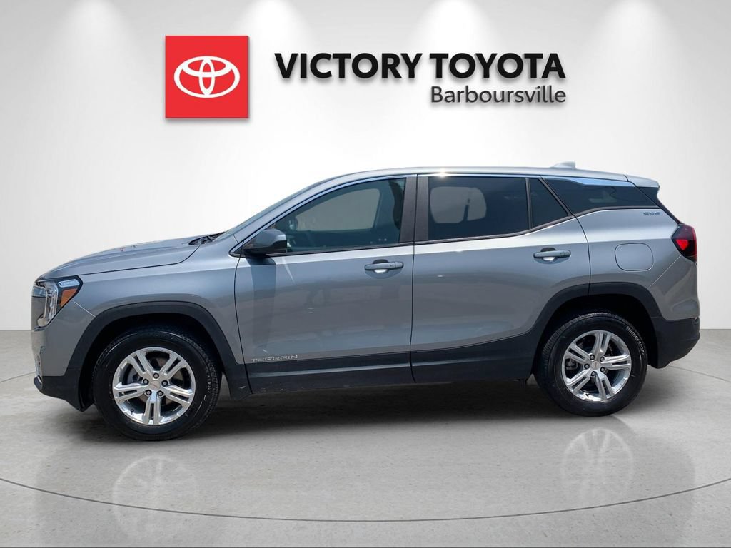 Used 2024 GMC Terrain SLE AWD/4WD image 2