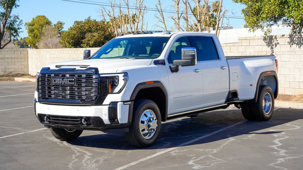 New 2026 GMC Sierra 3500 Denali Ultimate image 3