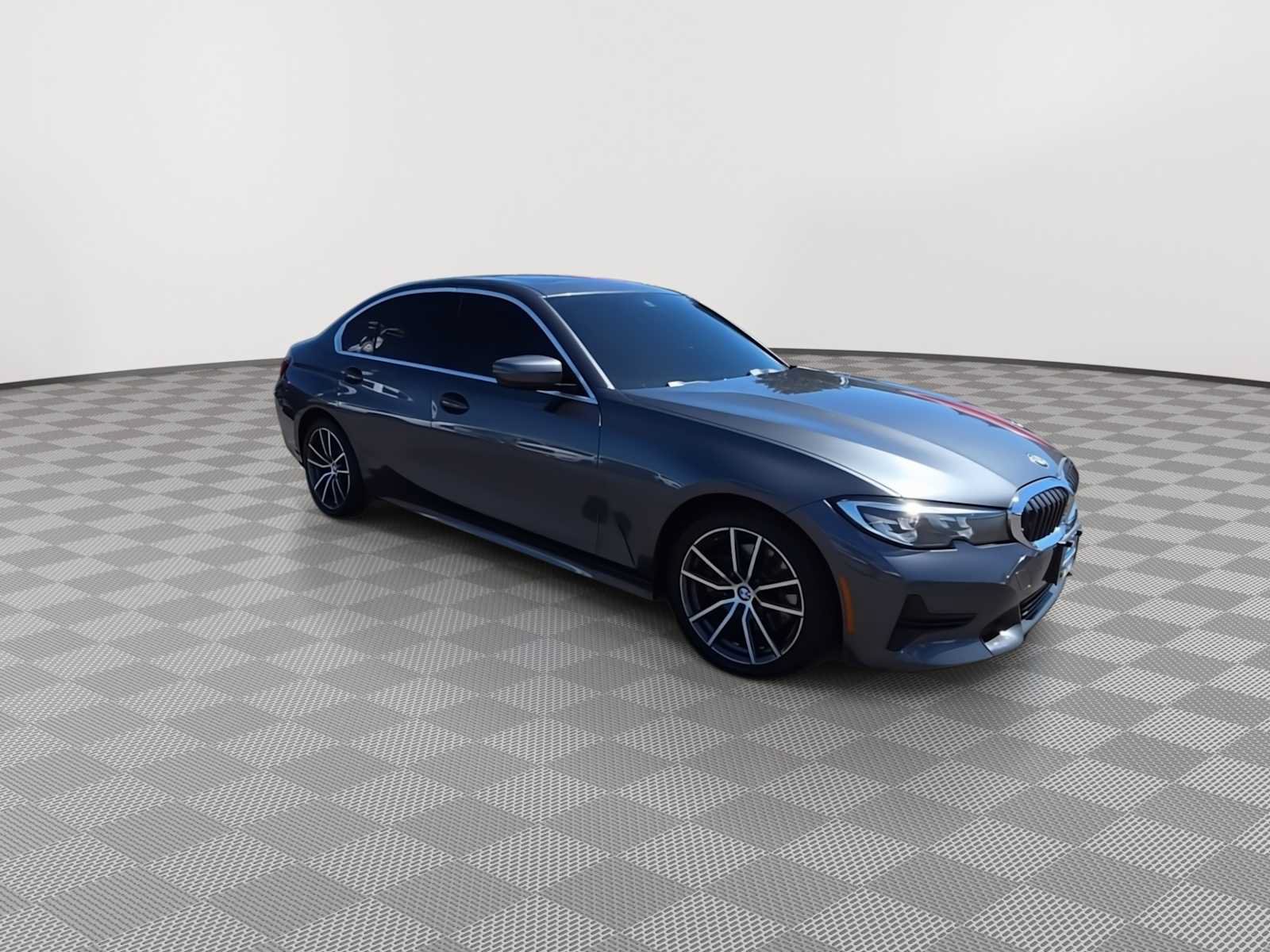 Used 2019 BMW 330i Sedan w/ Driving Assistance Package RWD image 2