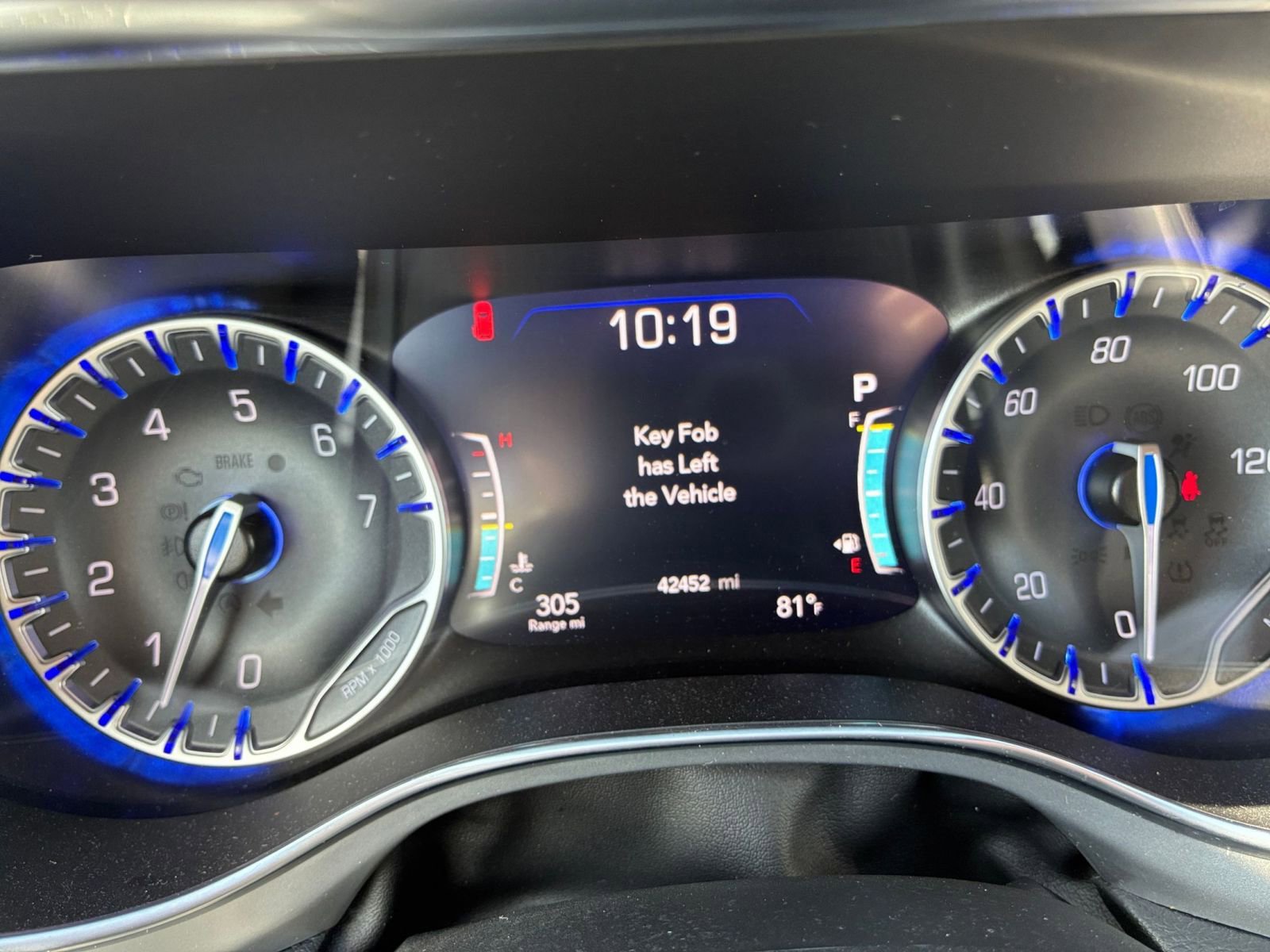 Used 2025 Chrysler Pacifica Limited image 40