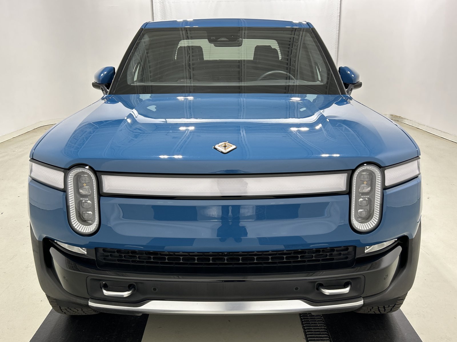 Used 2023 Rivian R1T Launch Edition AWD/4WD image 8