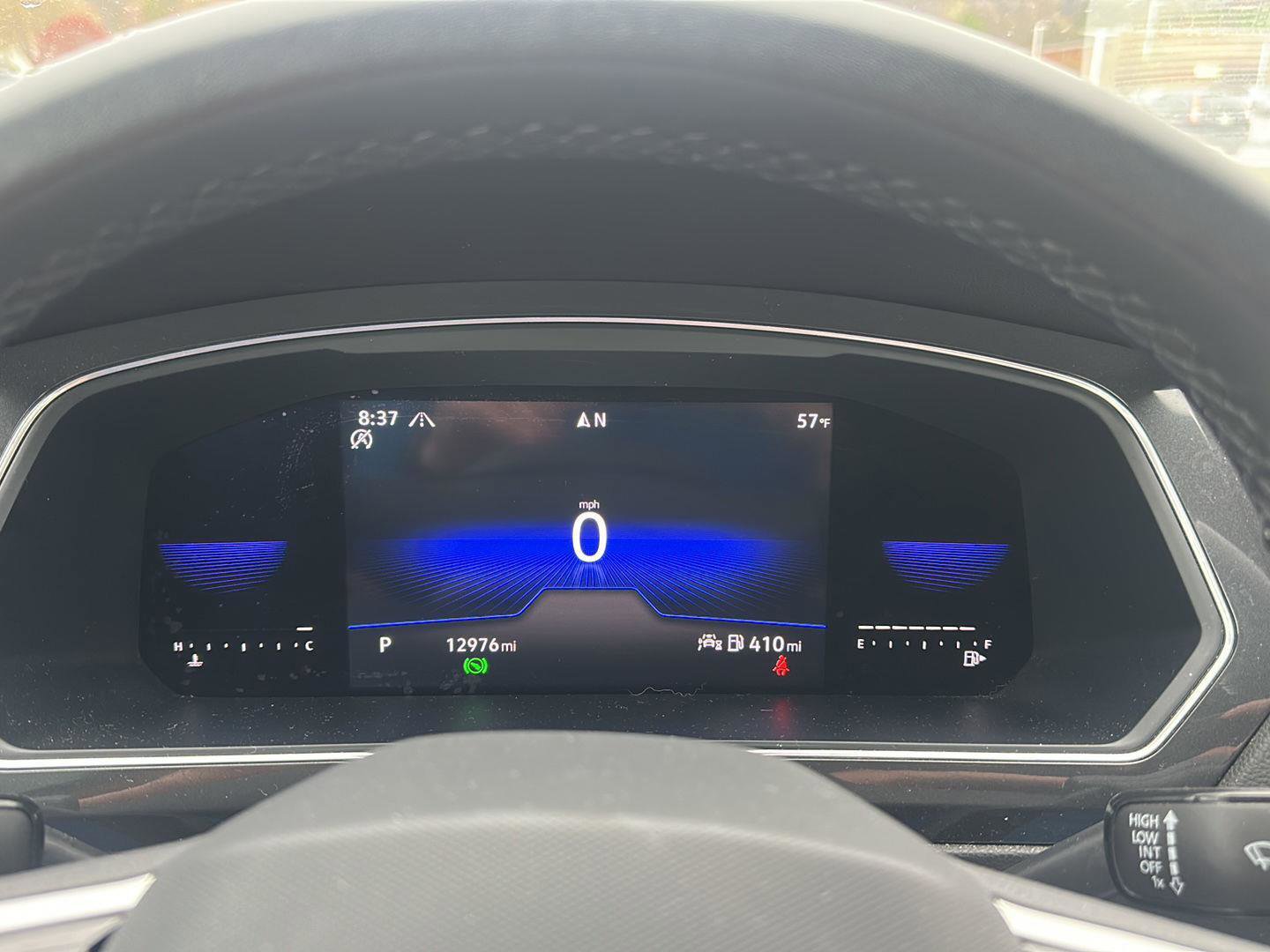 Used 2022 Volkswagen Tiguan SE R-Line image 11