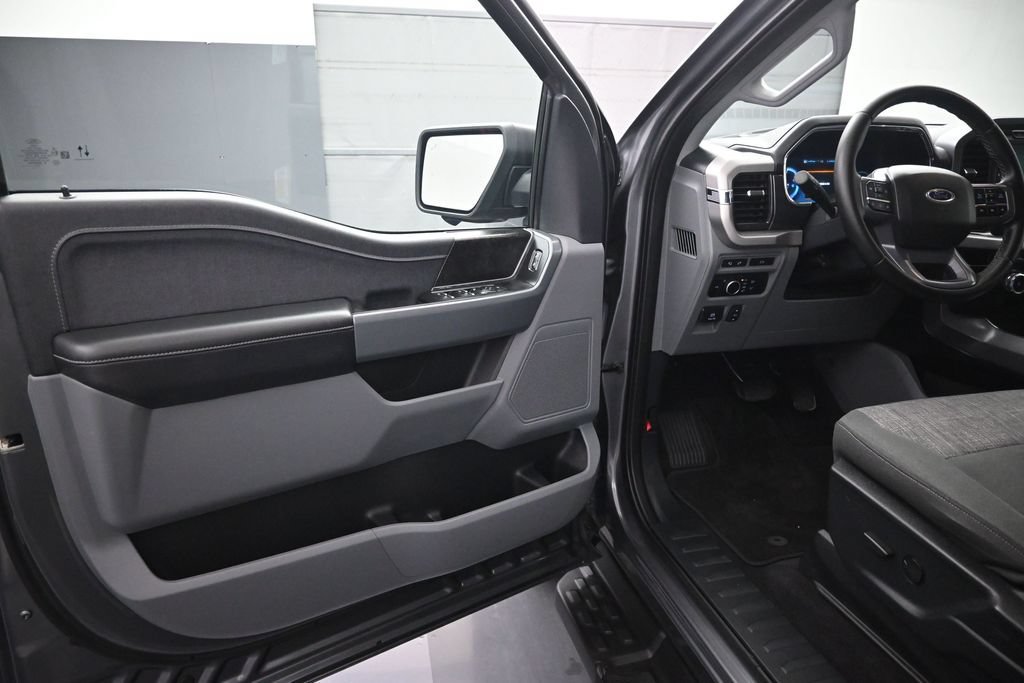 Used 2023 Ford F150 Lightning XLT AWD/4WD image 13