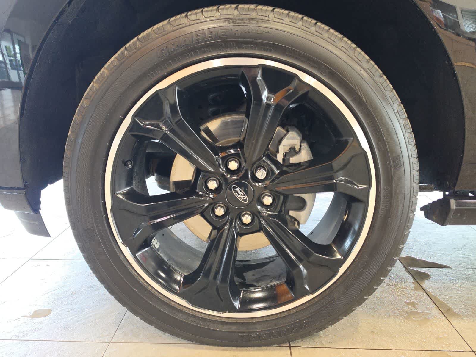 Used 2023 Ford Expedition Limited AWD/4WD image 13