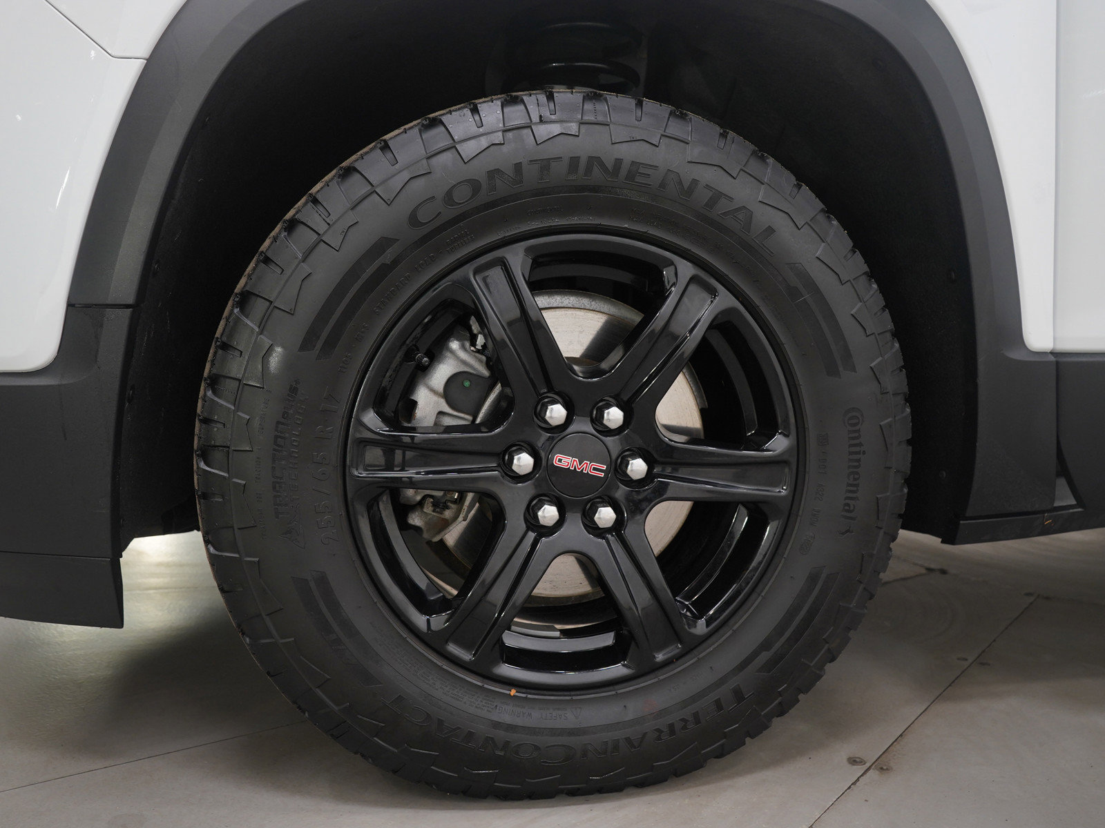 Used 2023 GMC Acadia AT4 w/ Technology Package image 34