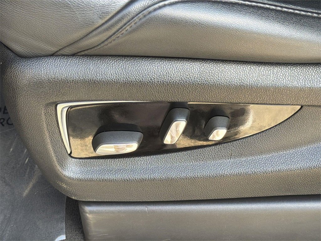 Used 2016 Cadillac Escalade ESV Premium image 22