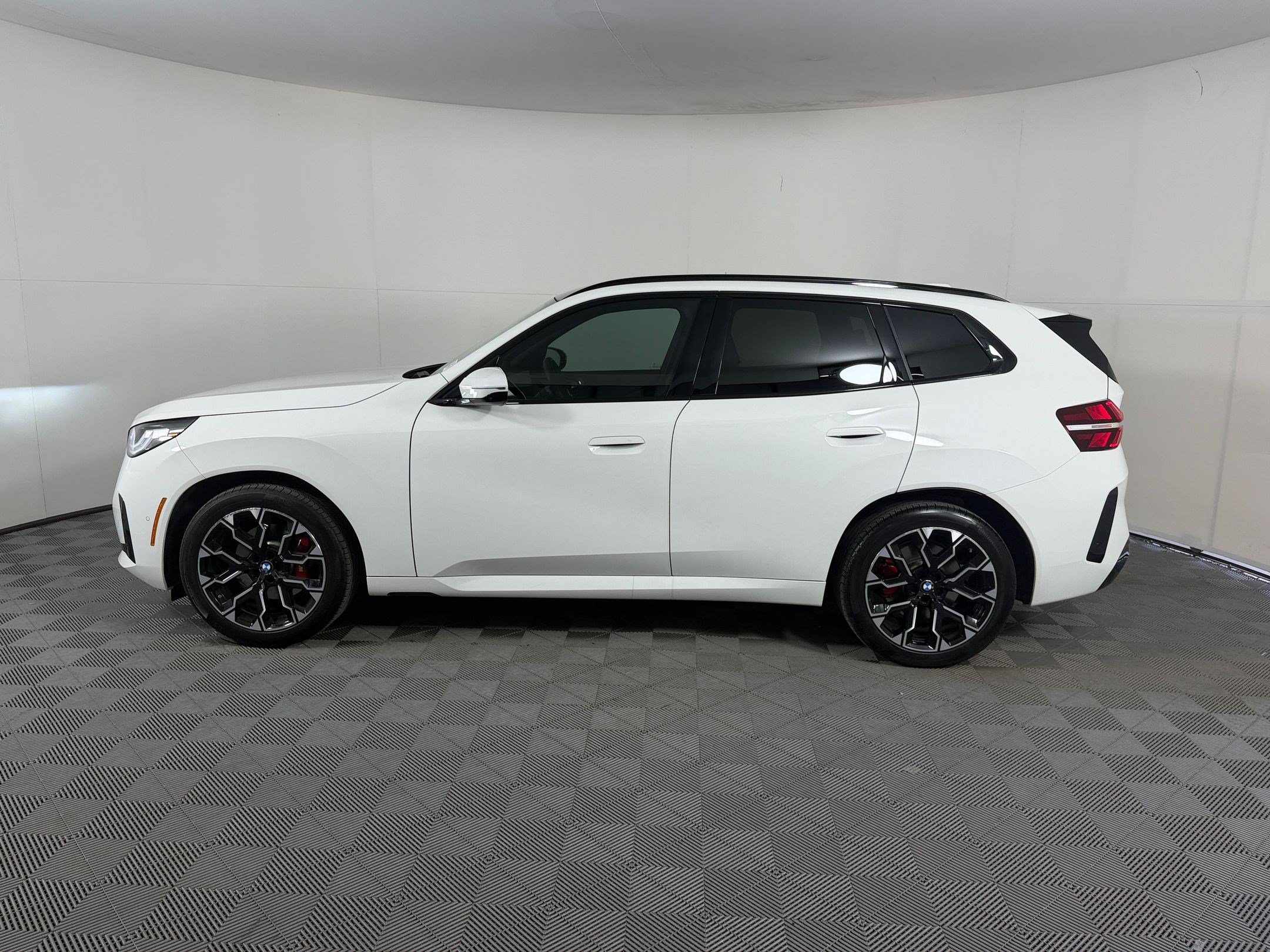 Used 2026 BMW X3 xDrive30i AWD/4WD image 2