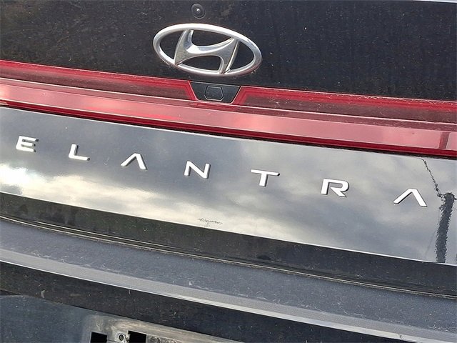 Used 2023 Hyundai Elantra SEL w/ Convenience Package image 5
