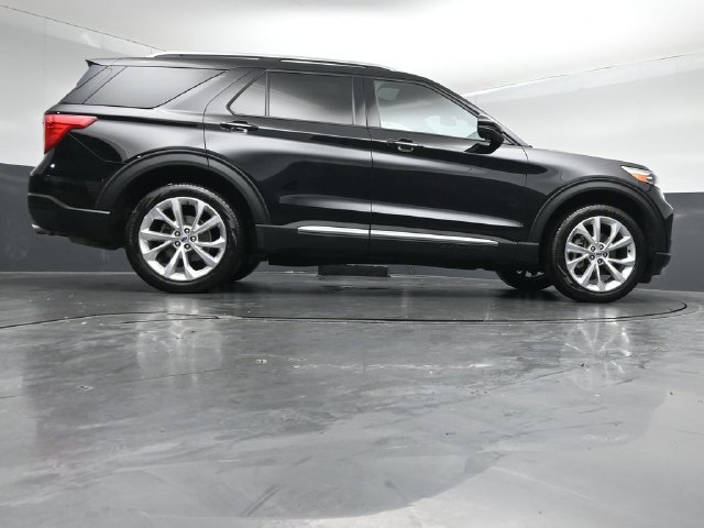 Used 2023 Ford Explorer Platinum w/ Technology Package AWD/4WD image 43