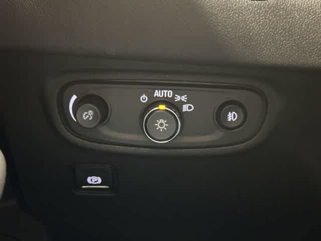Used 2020 GMC Terrain SLT w/ Preferred Package FWD image 18