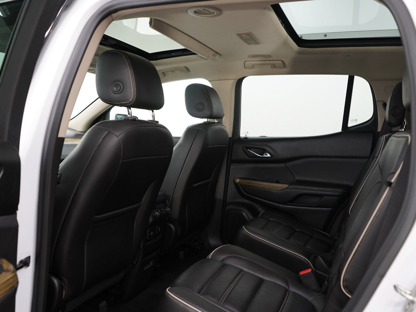 Used 2018 GMC Acadia Denali w/ LPO, Protection Package AWD/4WD image 19