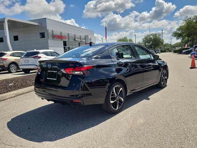 Used 2024 Nissan Versa SR FWD image 8