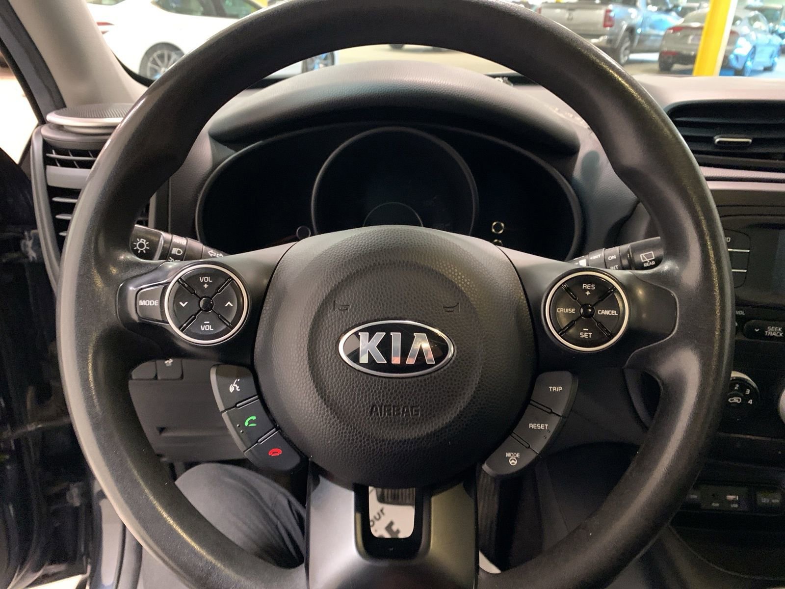 Used 2016 Kia Soul + image 11