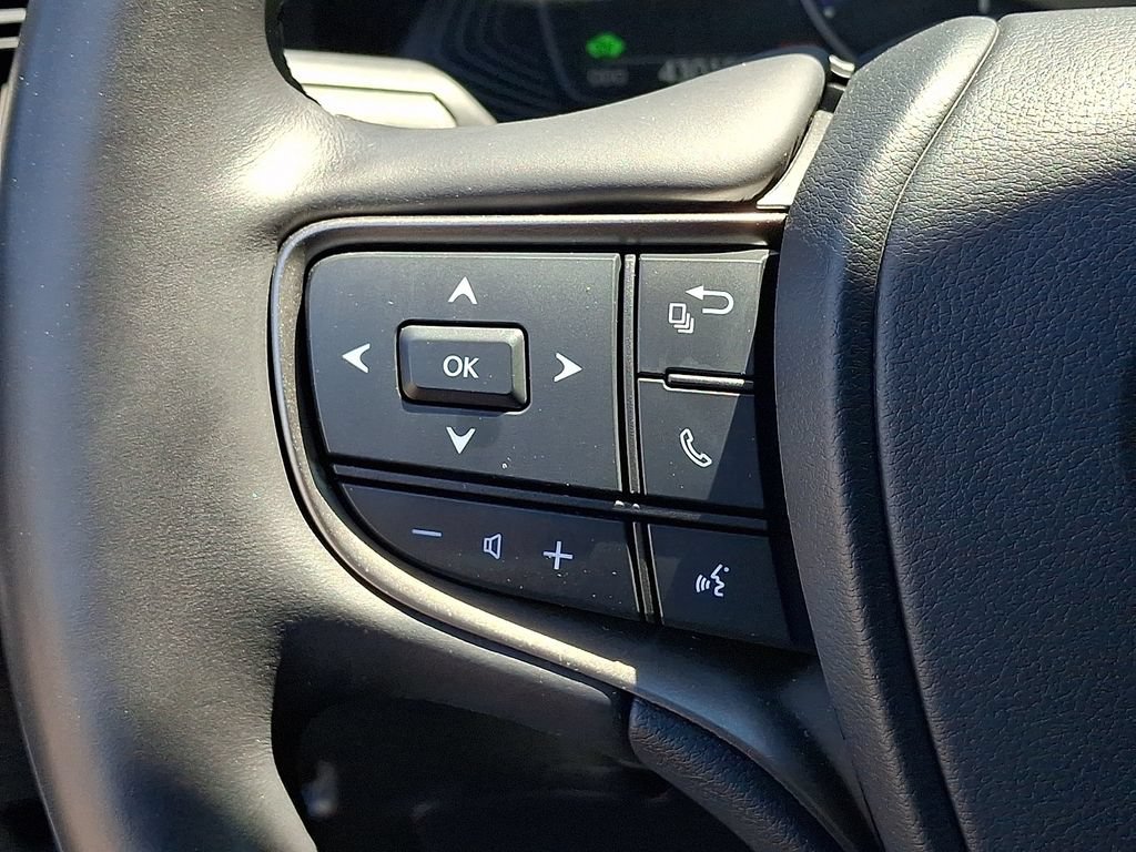 Used 2024 Lexus UX 250h AWD w/ Premium Package image 22