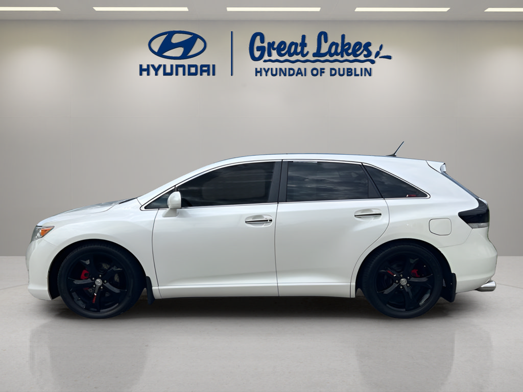 Used 2010 Toyota Venza AWD image 2