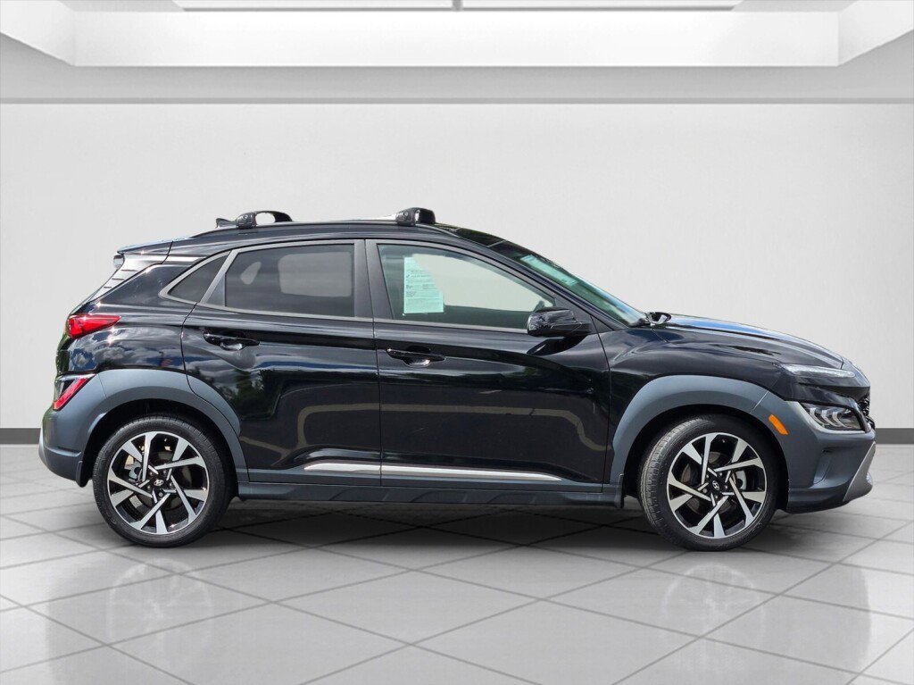 Used 2023 Hyundai Kona Limited FWD image 4