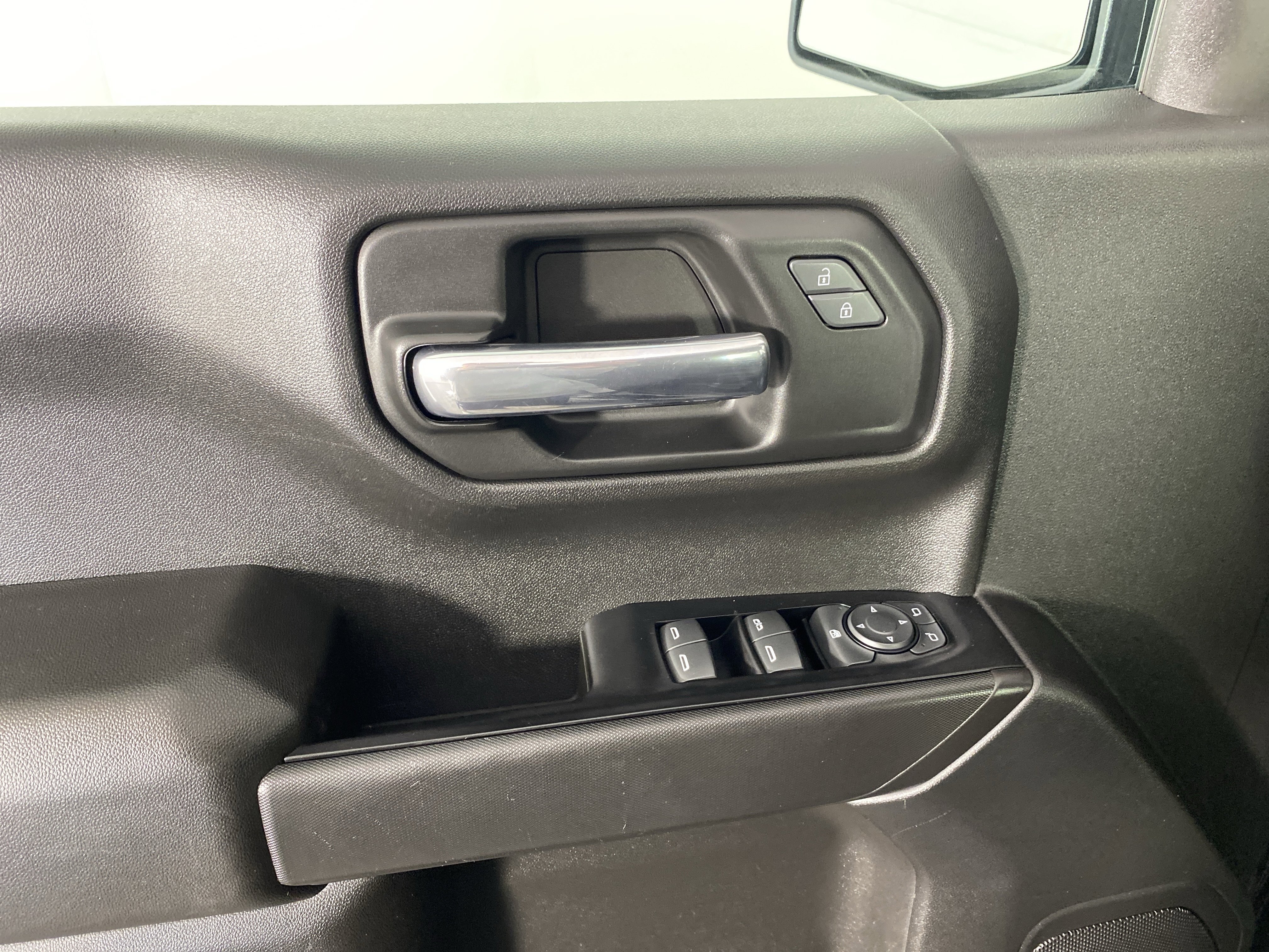 Used 2019 Chevrolet Silverado 1500 Custom Trail Boss w/ Custom Convenience Package AWD/4WD image 13